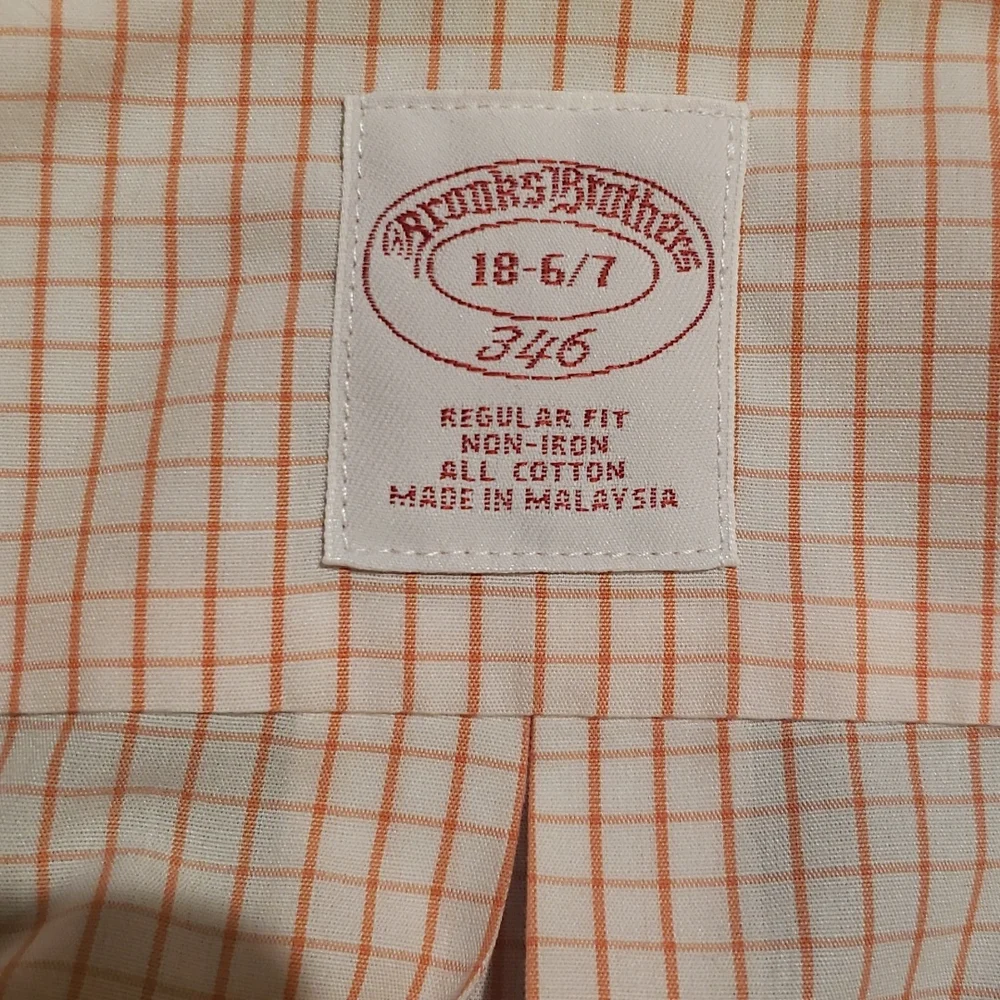 Button down - Picture 3 of 4